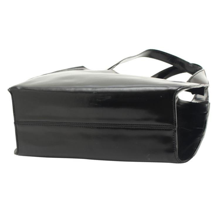 مملوكة مسبقًا Salvatore Ferragamo Black Shiny Leather Shoulder Bag