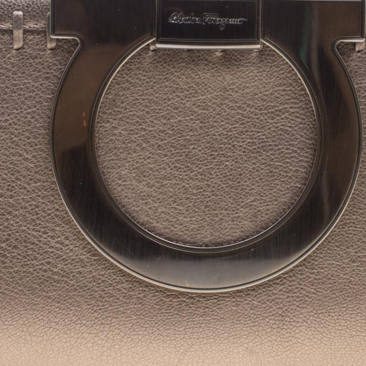 مملوكة مسبقًا Salvatore Ferragamo Bronze Leather Musa Gancini Clutch