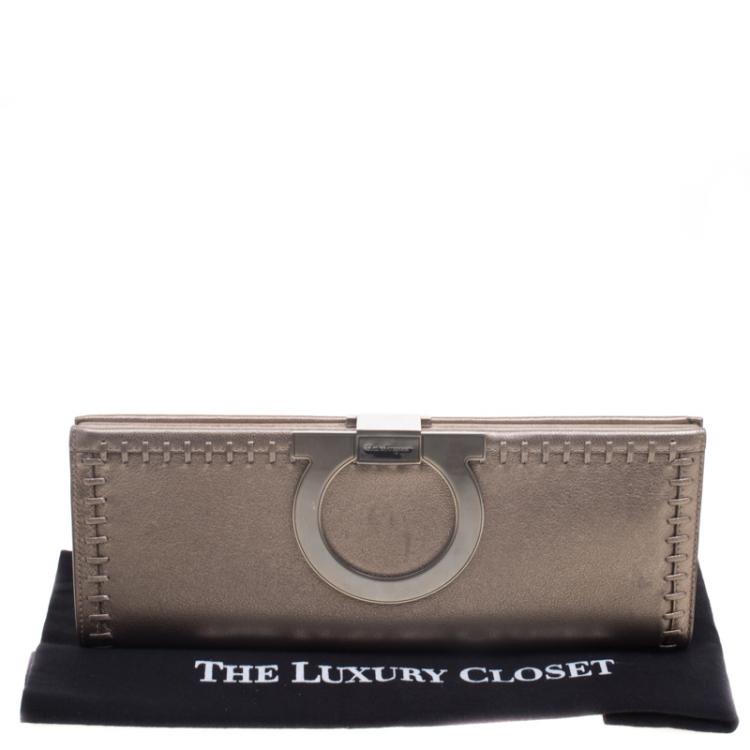 مملوكة مسبقًا Salvatore Ferragamo Bronze Leather Musa Gancini Clutch