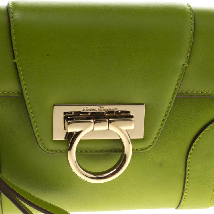 Pre Owned Salvatore Ferragamo Green Leather Shoulder Bag