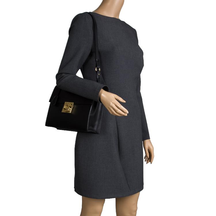 Pre Owned Salvatore Ferragamo Black Leather Gancio Lock Shoulder Bag