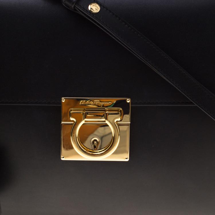 Pre Owned Salvatore Ferragamo Black Leather Gancio Lock Shoulder Bag