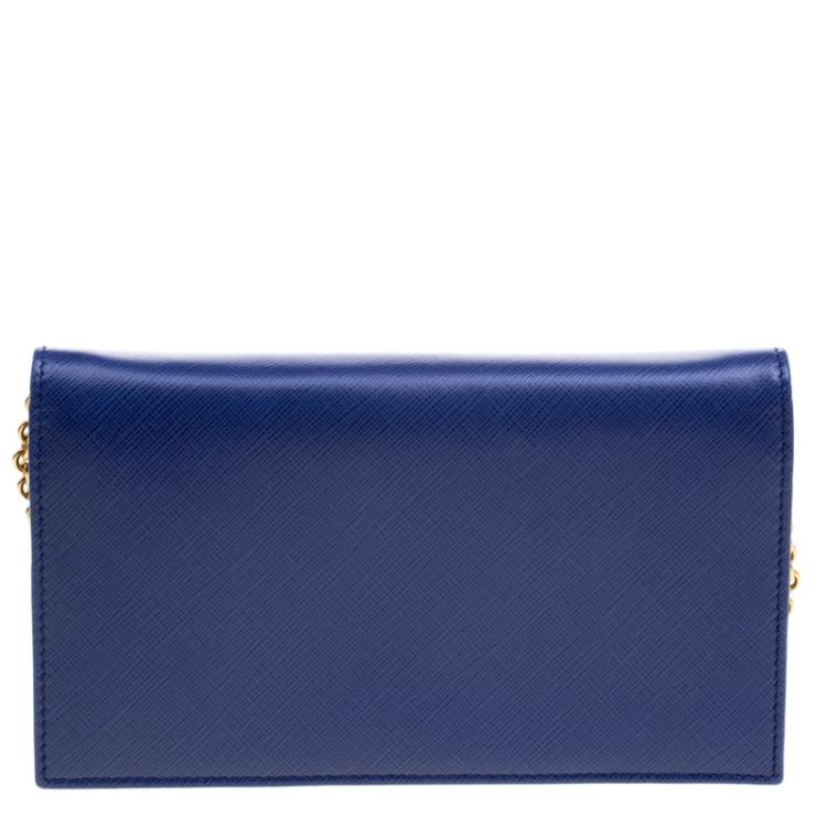 مملوكة مسبقًا Salvatore Ferragamo Blue Leather Miss Vara Wallet On Chain
