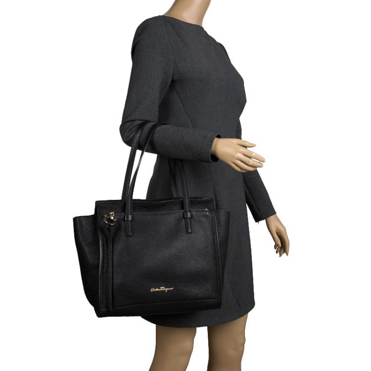 Pre Owned Salvatore Ferragamo Black Leather Medium Amy Tote