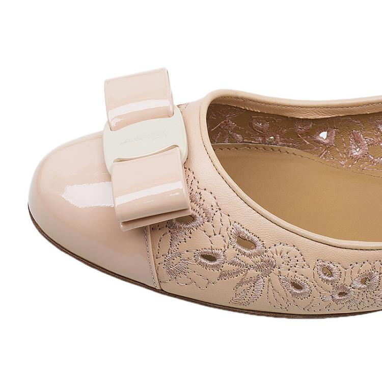 Pre Owned Salvatore Ferragamo Beige Varina Leather Laser Cut Out Ballet Flats Size 39.5