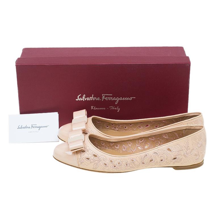 Pre Owned Salvatore Ferragamo Beige Varina Leather Laser Cut Out Ballet Flats Size 39.5