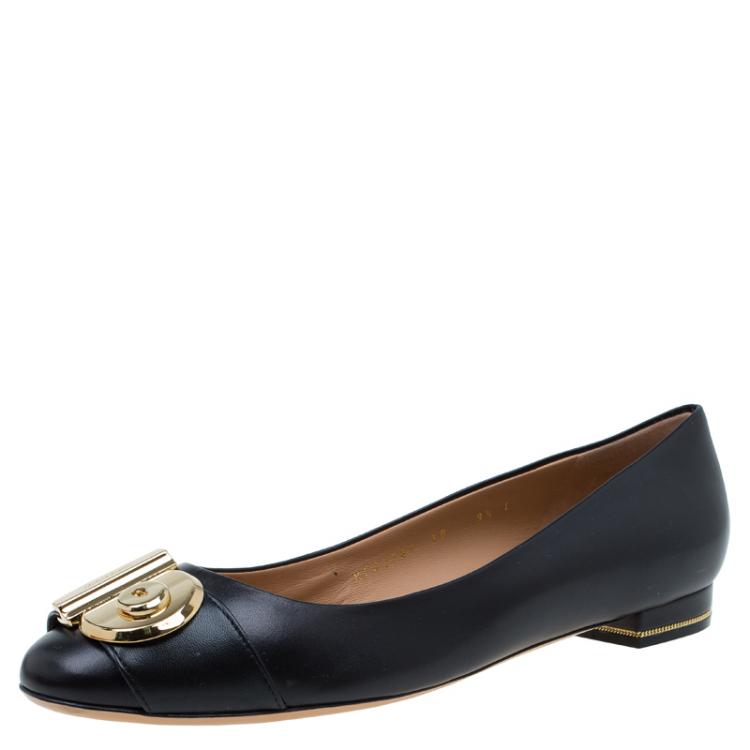 مملوكة مسبقًا Salvatore Ferragamo Black Leather Fiamma Keyhole Ballet Flats Size 40