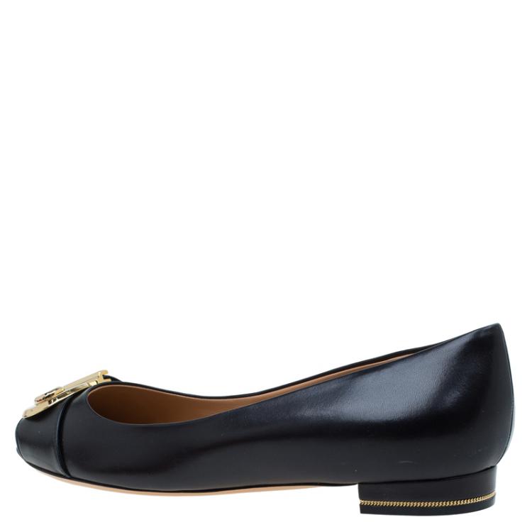 مملوكة مسبقًا Salvatore Ferragamo Black Leather Fiamma Keyhole Ballet Flats Size 40