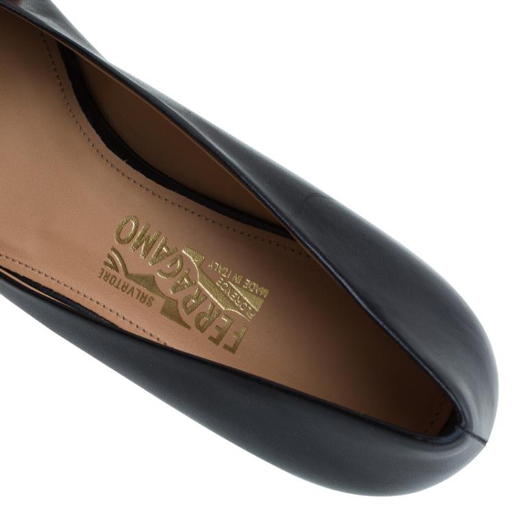 مملوكة مسبقًا Salvatore Ferragamo Black Leather Fiamma Keyhole Ballet Flats Size 40