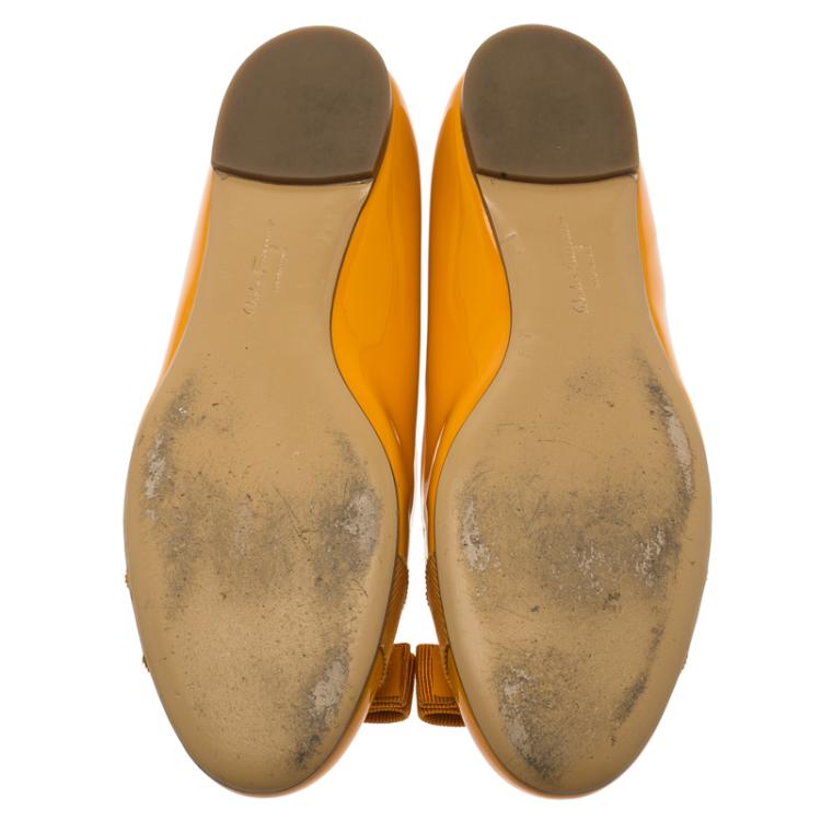 Pre Owned Salvatore Ferragamo Orange Patent Vara Ballet Flats Size 37.5