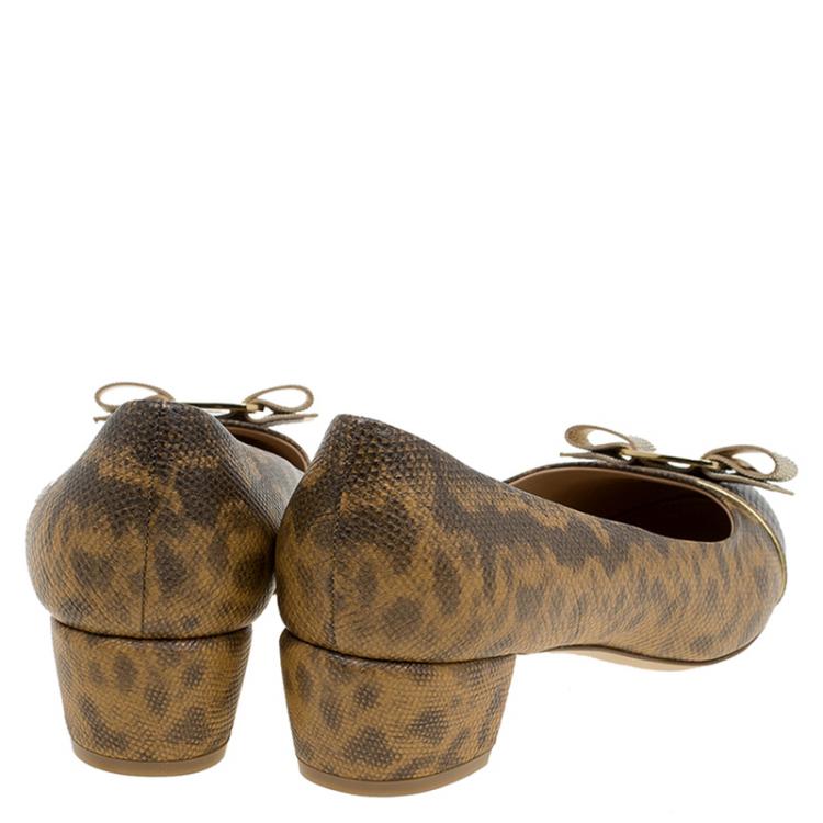 Pre Owned Salvatore Ferragamo Tan Embossed Leather Bow Vara Block Heel Pumps Size 40