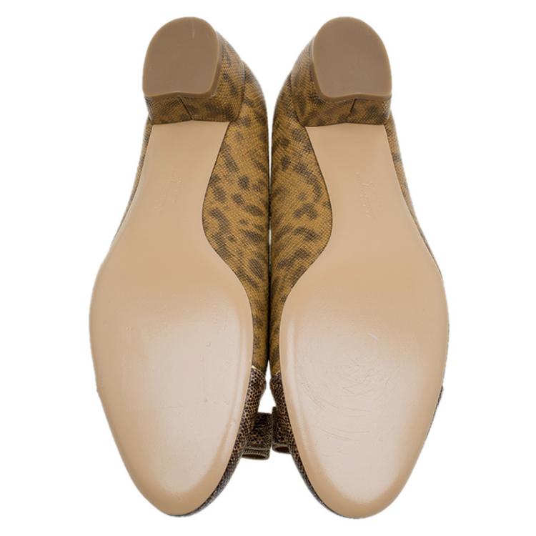 Pre Owned Salvatore Ferragamo Tan Embossed Leather Bow Vara Block Heel Pumps Size 40