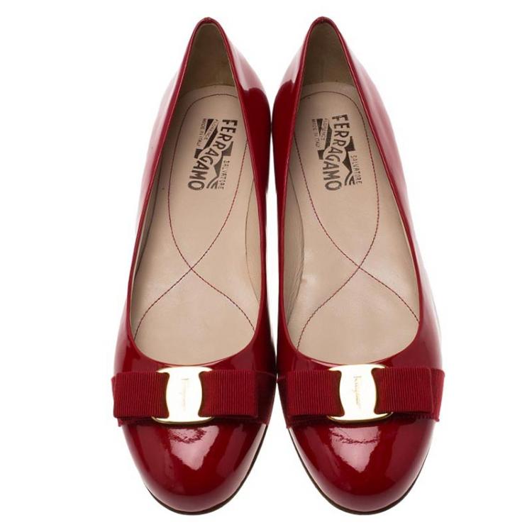 مملوكة مسبقًا Salvatore Ferragamo Red Patent Varina Ballet Flats Size 41