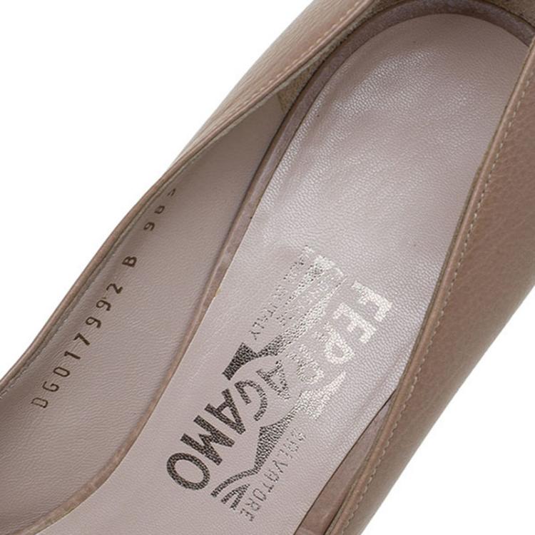 Pre Owned Salvatore Ferragamo Brown Leather Peep Toe Platform Pumps Size 38.5