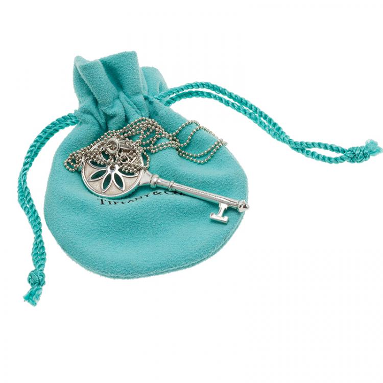 Pre Owned Tiffany & Co. Tiffany Keys Daisy Key Silver Pendant Necklace