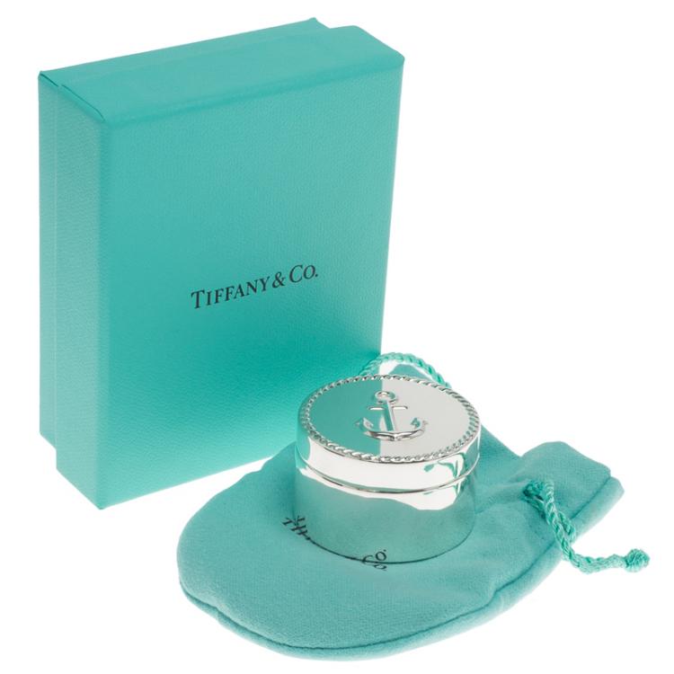 مملوكة مسبقًا Tiffany & Co. Silver Anchor Small Round Box