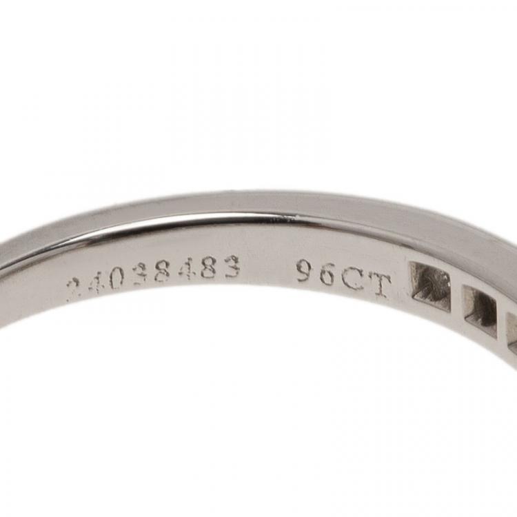 مملوكة مسبقًا Tiffany & Co. Round Brilliant 0.96 G VS1 Diamond  Ribbon Ring Size 51