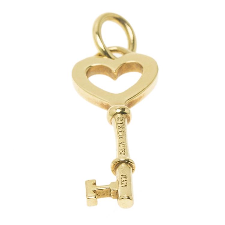 Pre Owned Tiffany & Co. Key Heart Mini Yellow Gold Pendant