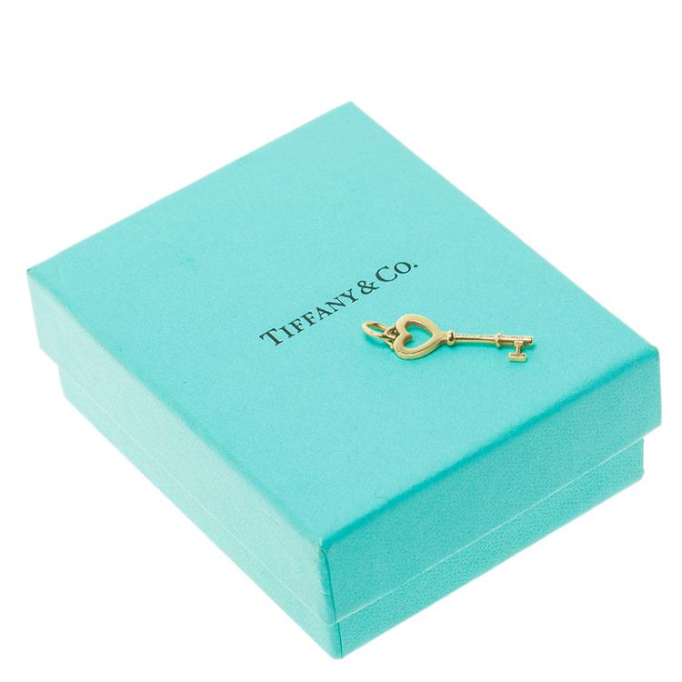 Pre Owned Tiffany & Co. Key Heart Mini Yellow Gold Pendant