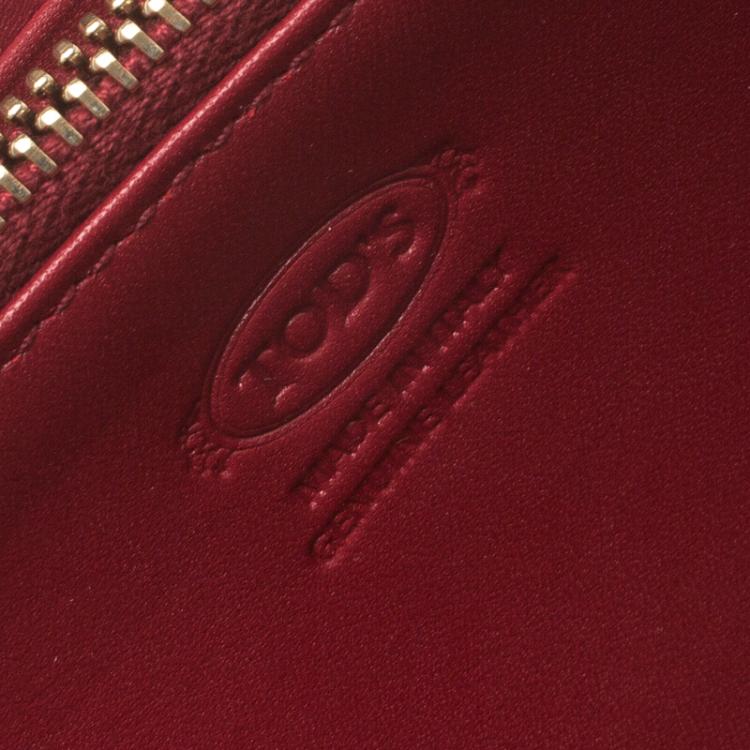 Pre Owned Tod's Carmine Red Patent Leather Zip Around Continental Wallet