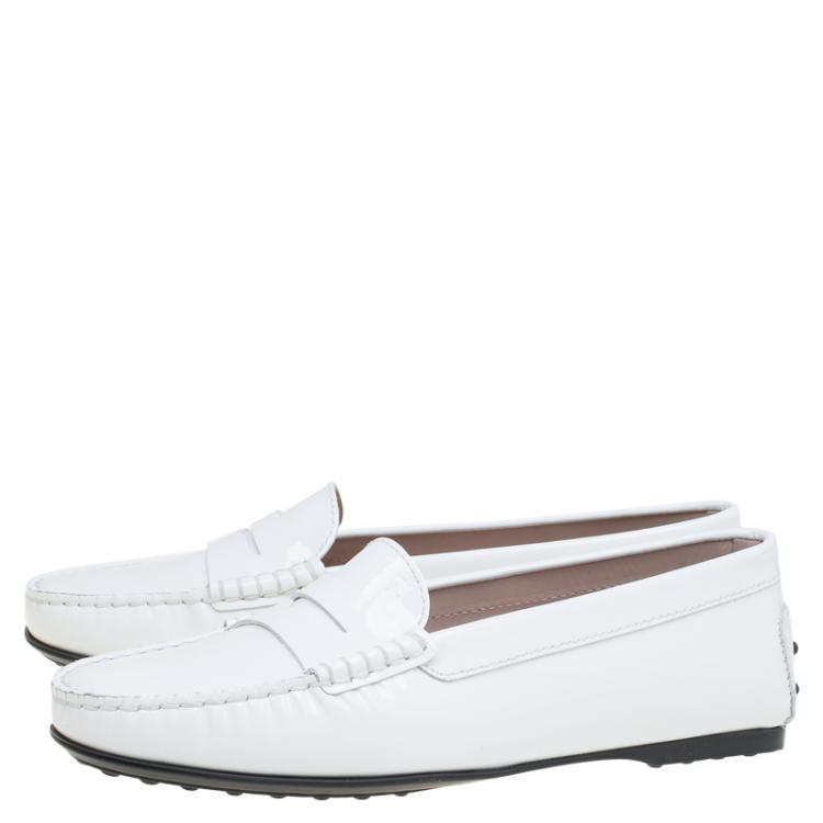 مملوكة مسبقًا Tod's White Patent Penny Leather Loafers Size 38