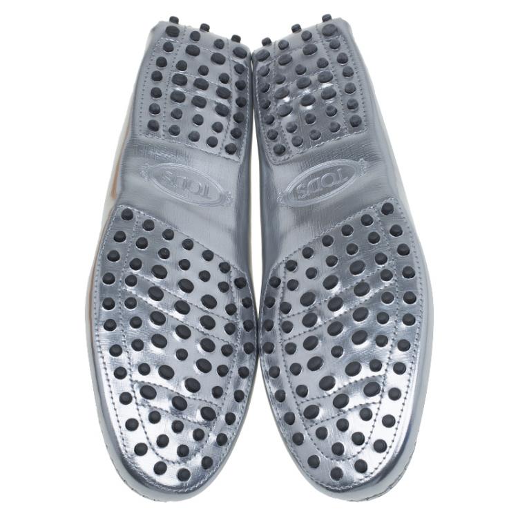 Pre Owned Tod's Silver Metallic Leather Gommini Moccasin Size 39