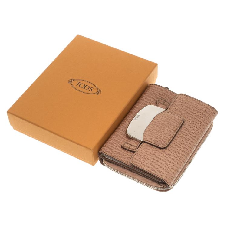 Pre Owned Tod's Brown Tetured Leather Compact Wallet 