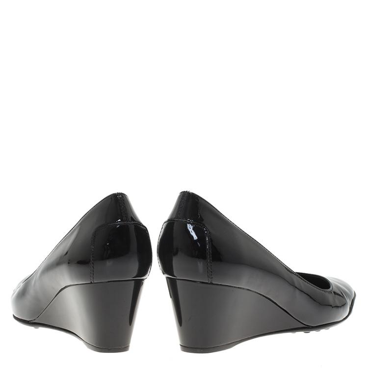 مملوكة مسبقًا Tod's Black Patent Wedge Pumps Size 37.5