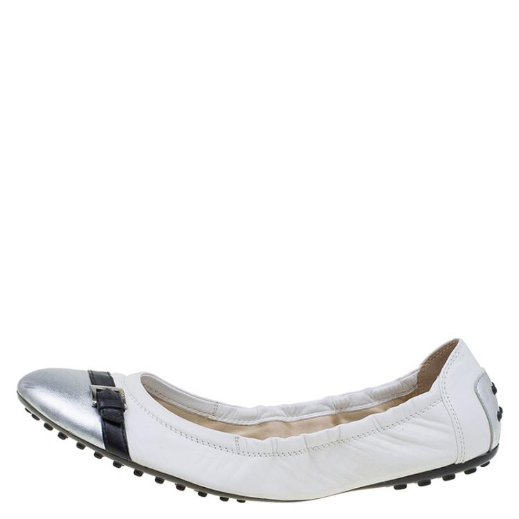 Pre Owned Tod's Two Tone Leather Buckle Detail Ballet Flats Size 41