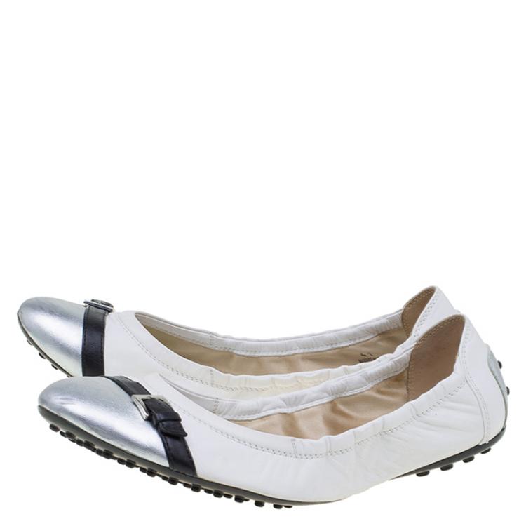Pre Owned Tod's Two Tone Leather Buckle Detail Ballet Flats Size 41
