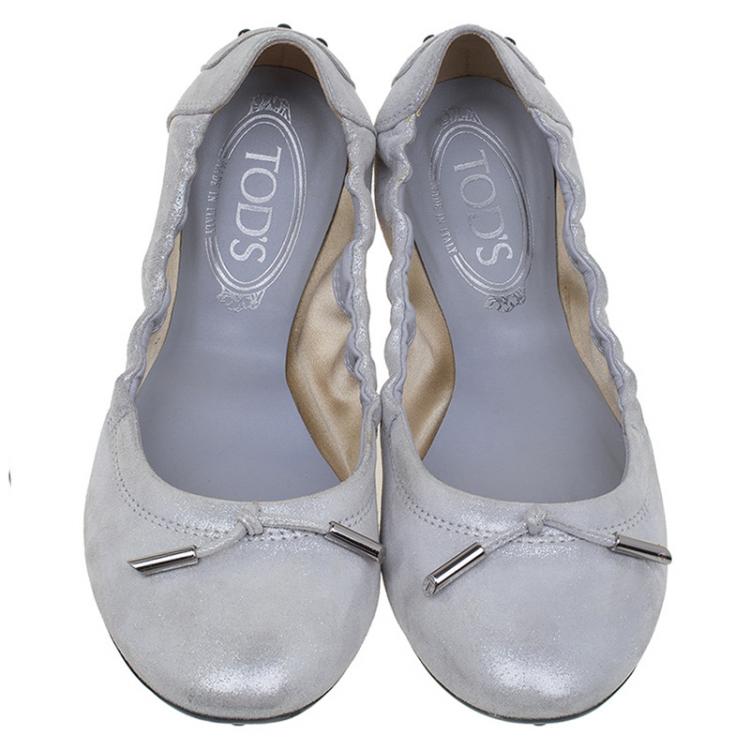 Pre Owned Tod's Metallic Silver Leather Dee Ballet Flats Size 37.5