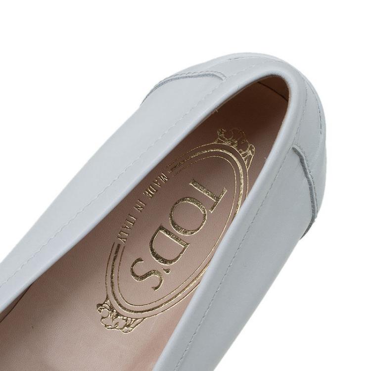 Pre Owned Tod's White Leather Buckle Detail Loafers Size 38.5