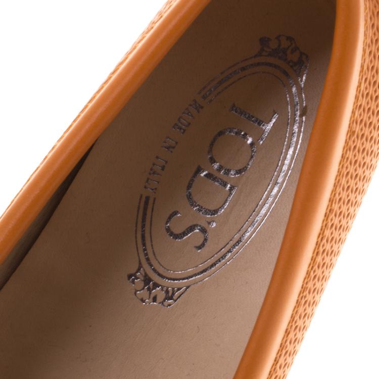 مملوكة مسبقًا Tod's Orange Perforated Leather Loafers Size 36.5
