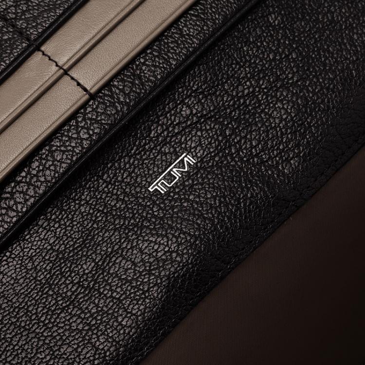 Pre Owned Tumi Black Leather Chelsea Continental Flap Wallet