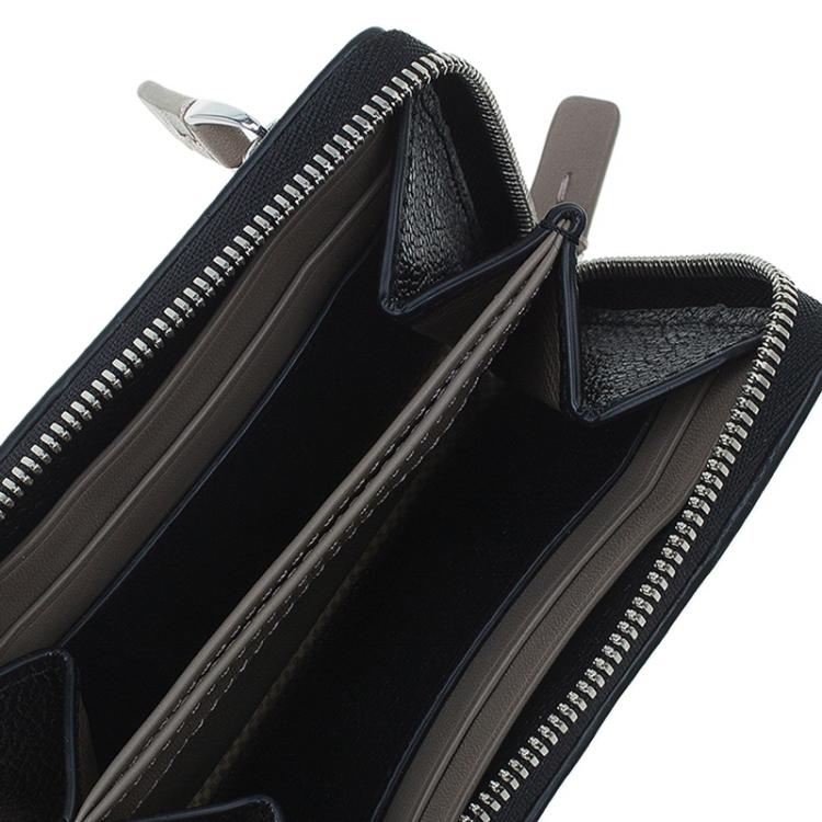 Pre Owned Tumi Black Leather Zip Around Wallet 