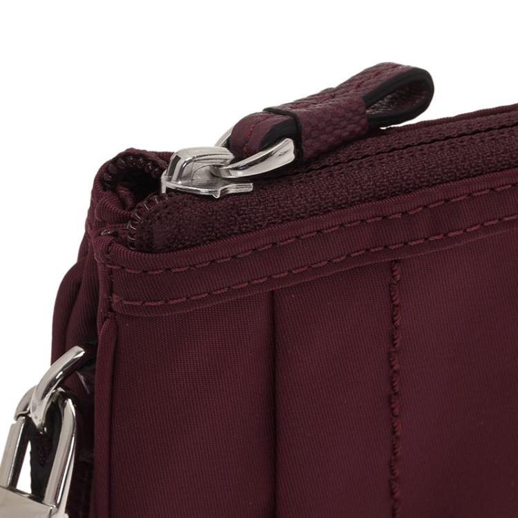Pre Owned Tumi Burgundy Nylon Pouch 