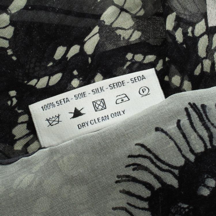 Pre Owned Valentino Monochrome Floral Lace Print Silk Stole