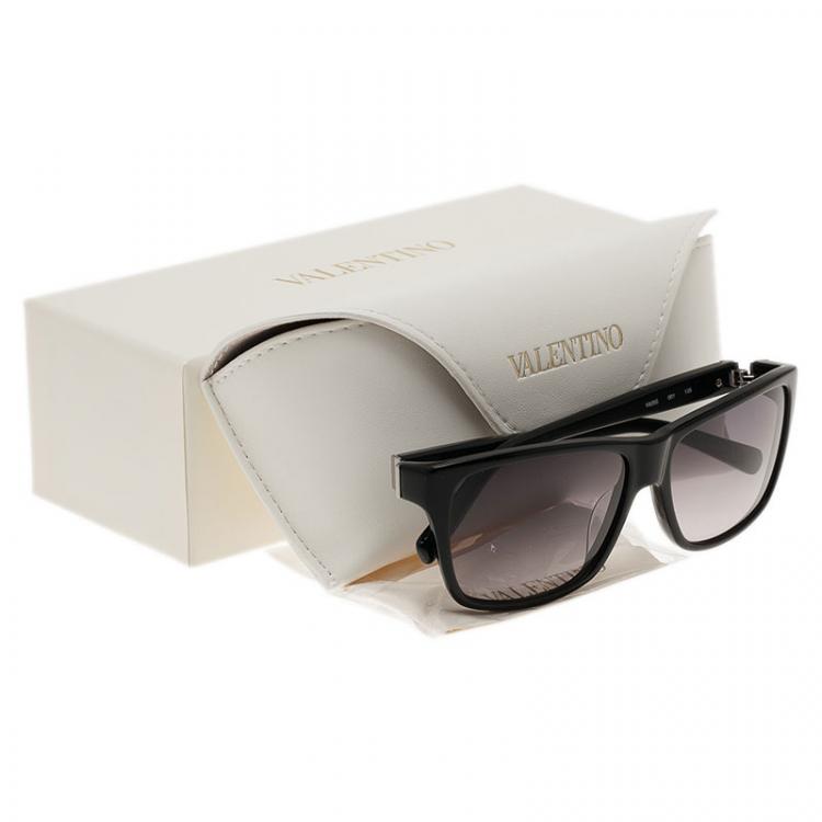 Pre Owned Valentino Black V629S Square Sunglasses