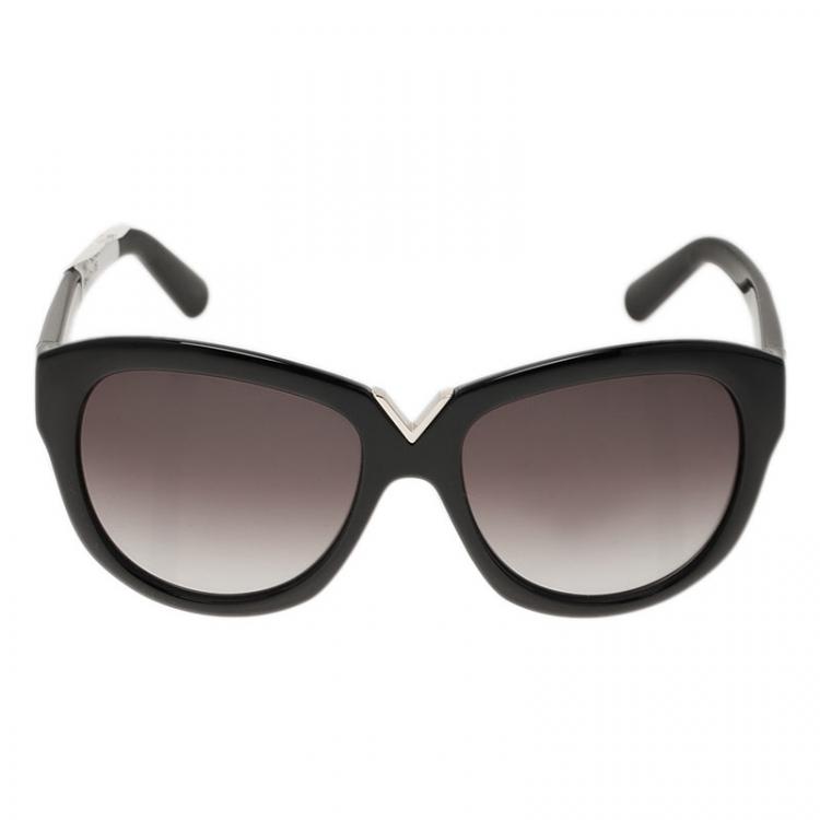 Pre Owned Valentino Black V663S Round Sunglasses