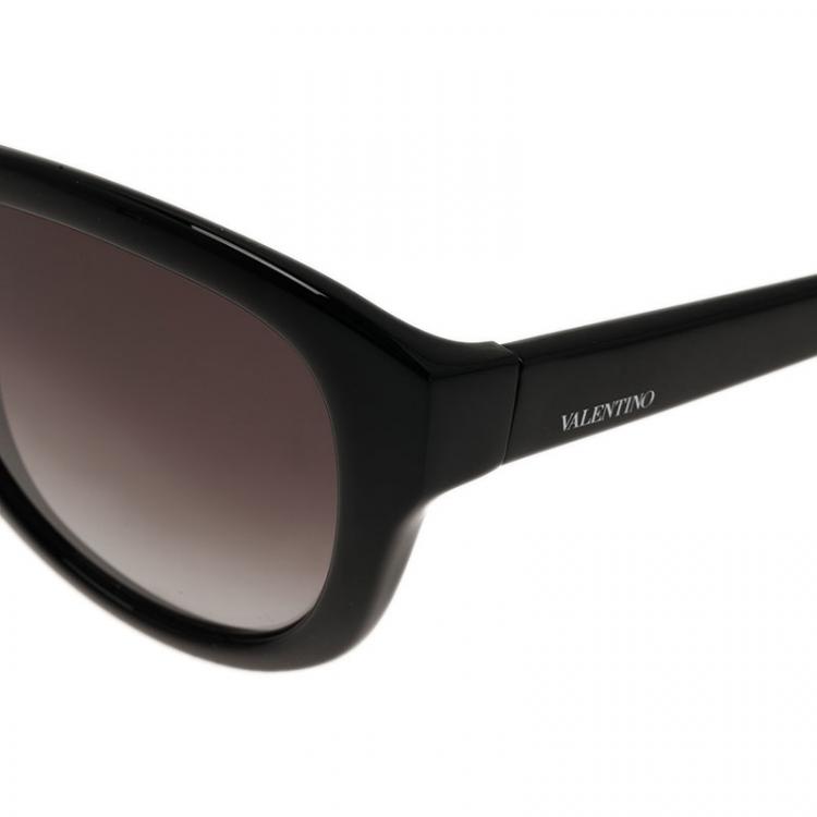 Pre Owned Valentino Black V663S Round Sunglasses