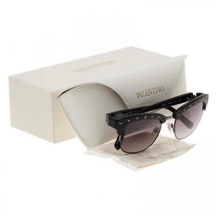 Pre Owned Valentino Black V112S Rockstud Sunglasses