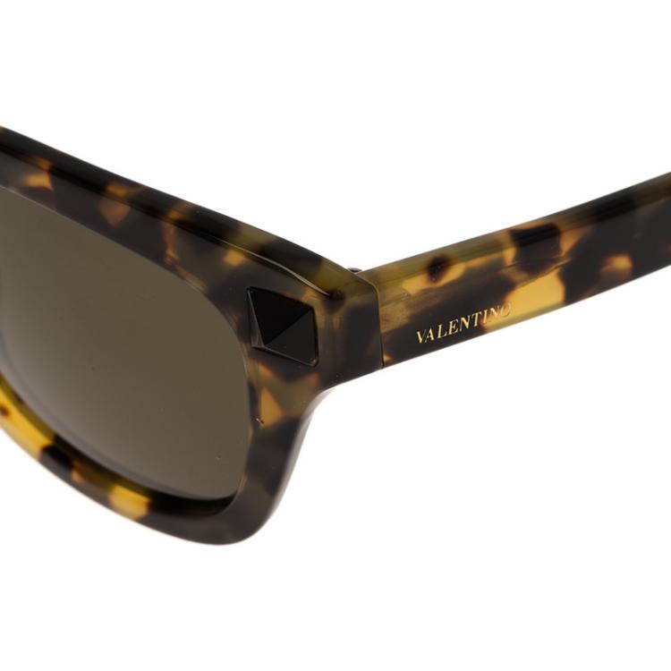 Pre Owned Valentino Tortoise Frame V670S Rockstud Wayfarer Sunglasses