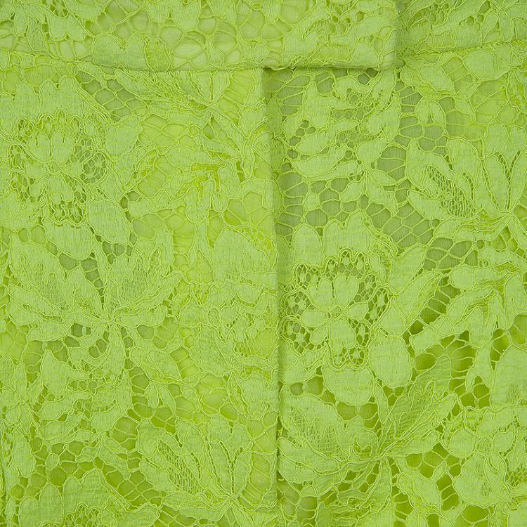 Pre Owned Valentino Yellow Lace Shorts S