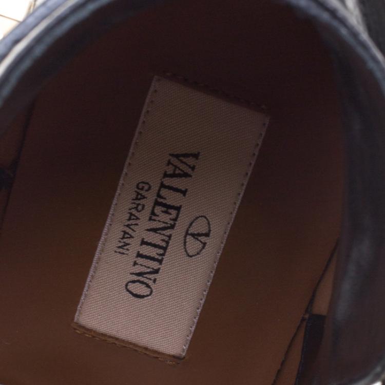 Pre Owned Valentino Black Leather Rockstud Pointed Toe Ankle Boots Size 40