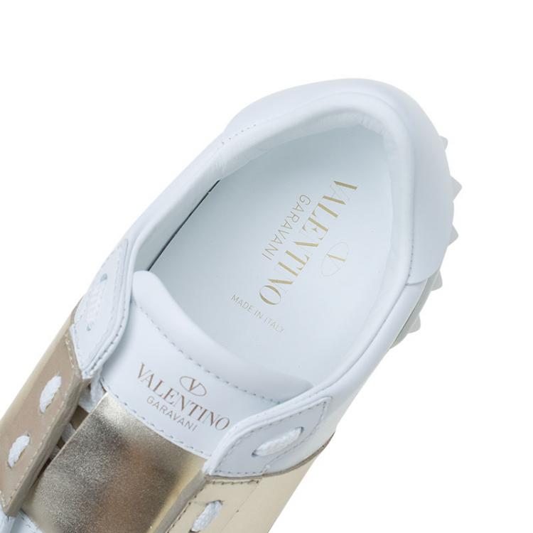 مملوكة مسبقًا Valentino White and Gold Band Leather Open Low Top Sneakers Size 38