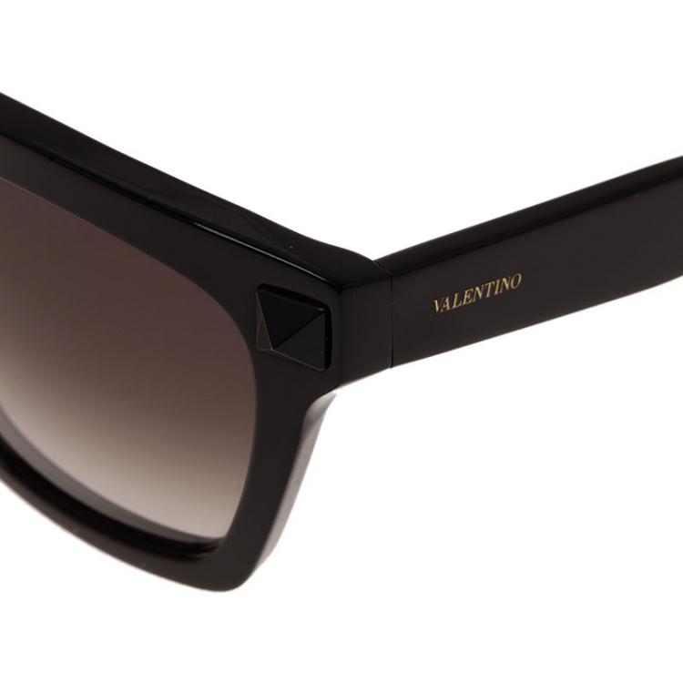 Pre Owned Valentino Black Rockstud Oversized Square Sunglasses 