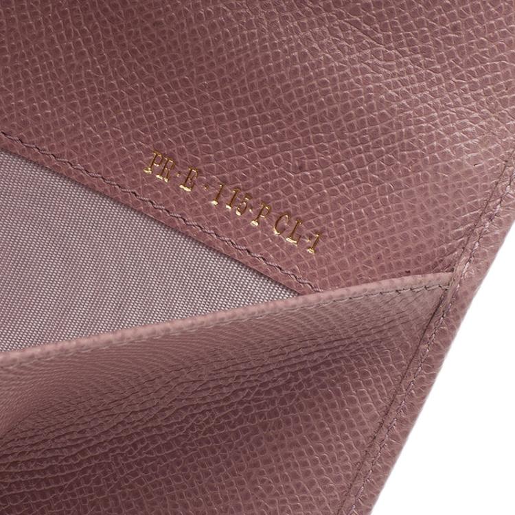 Pre Owned غطاء أي باد فالنتينو وردي