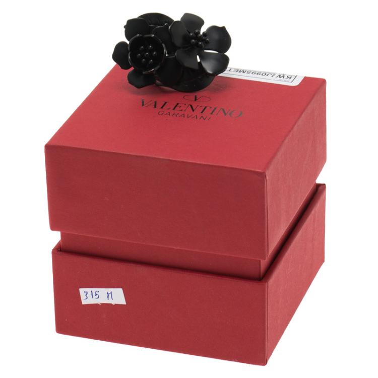 Pre Owned Valentino Black Flowers Ring Size 52