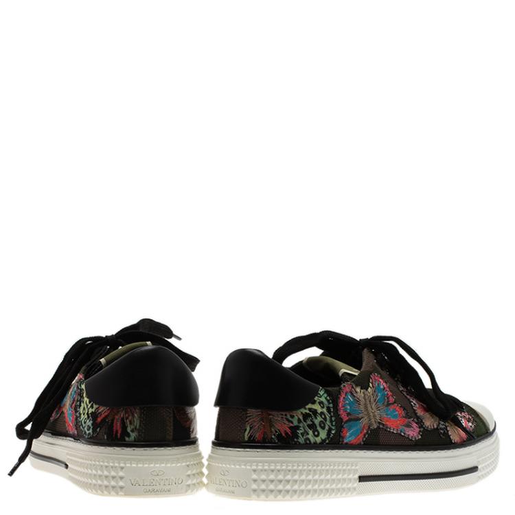 مملوكة مسبقًا Valentino Multicolor Camubutterfly Embroidered Sneakers Size 36