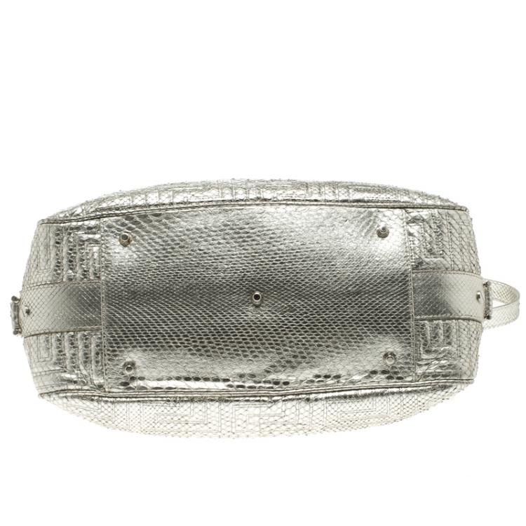 مملوكة مسبقًا Versace Metallic Silver Python Satchel